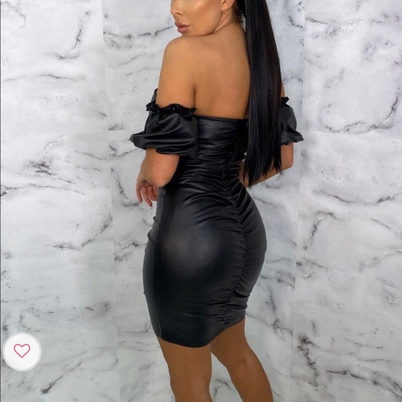 Black dress - Picture 2 of 5